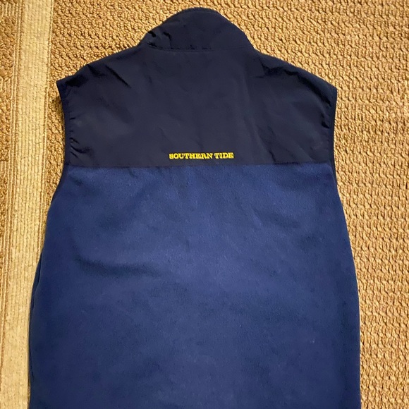 Southern Tide Fleece Vest - Picture 3 of 6